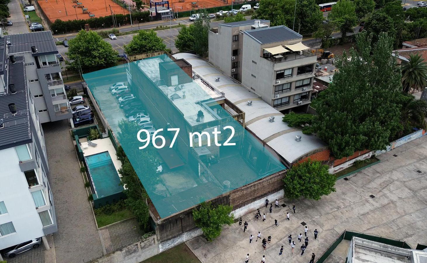 Terreno y local comercial en venta