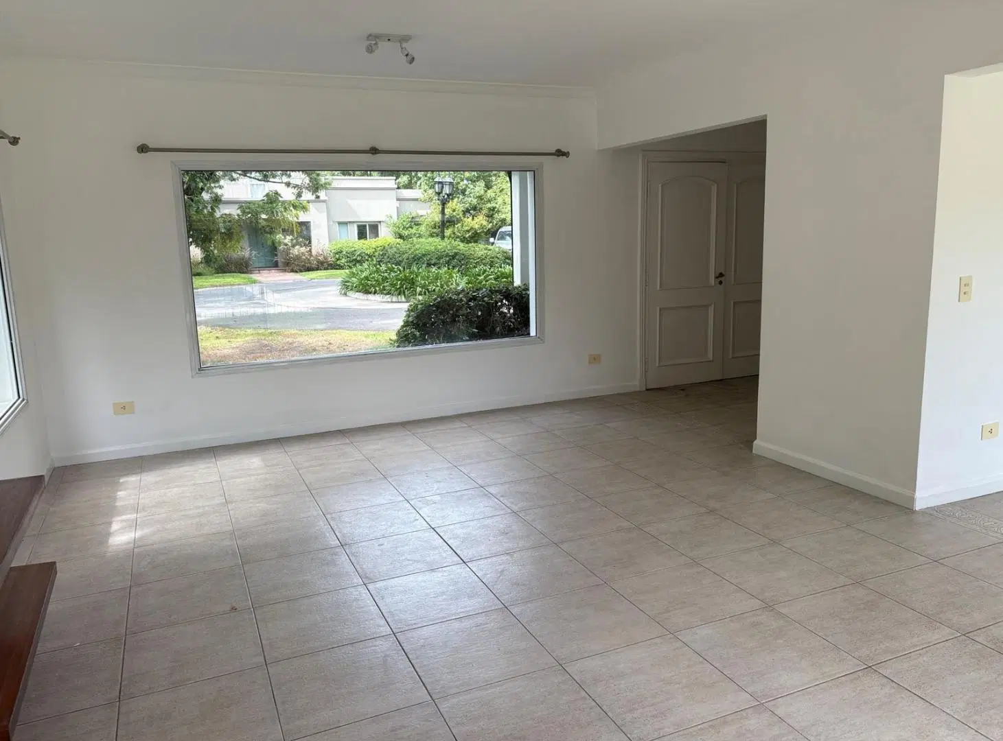 Casa en alquiler anual, 3 dormitorios, pileta, Barrio La Legua Pilar 4