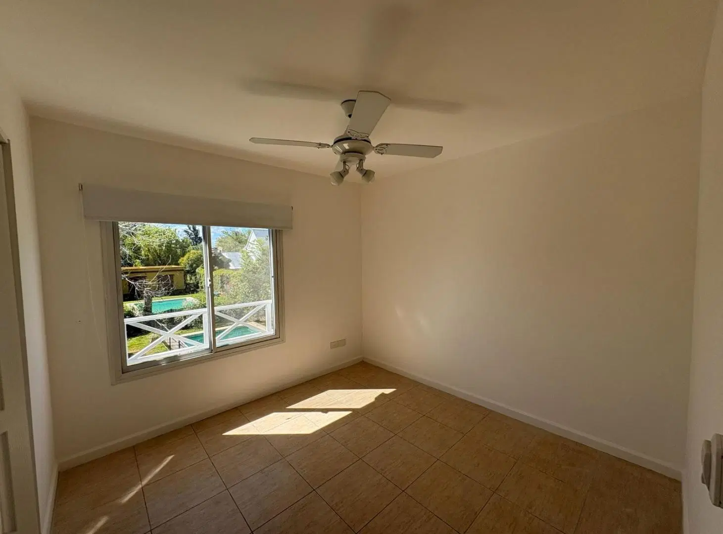 Casa en alquiler anual, 3 dormitorios, pileta, Barrio La Legua Pilar 3
