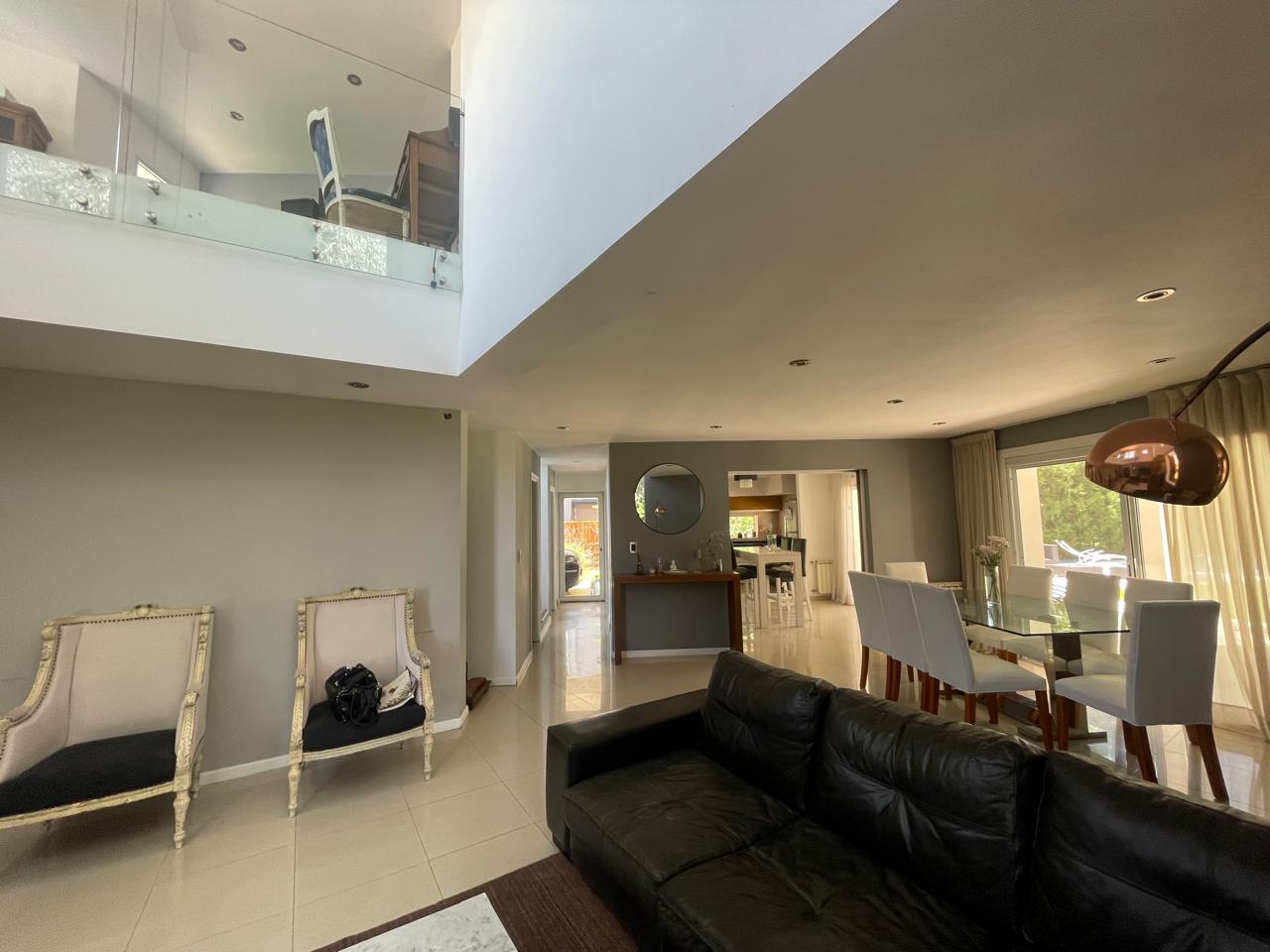 Venta Casa 5 ambientes en San Marco Villanueva tigre Villa Nueva , con pileta