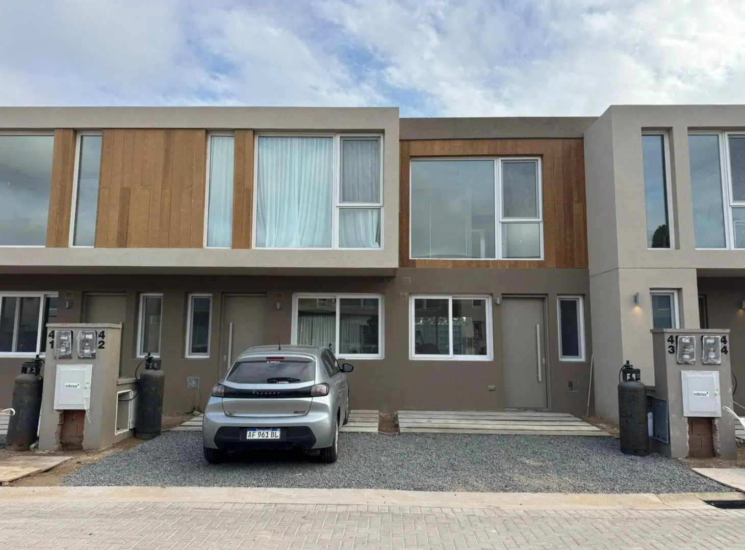 Alquiler - Townhouse en Aldeana Pilar 1