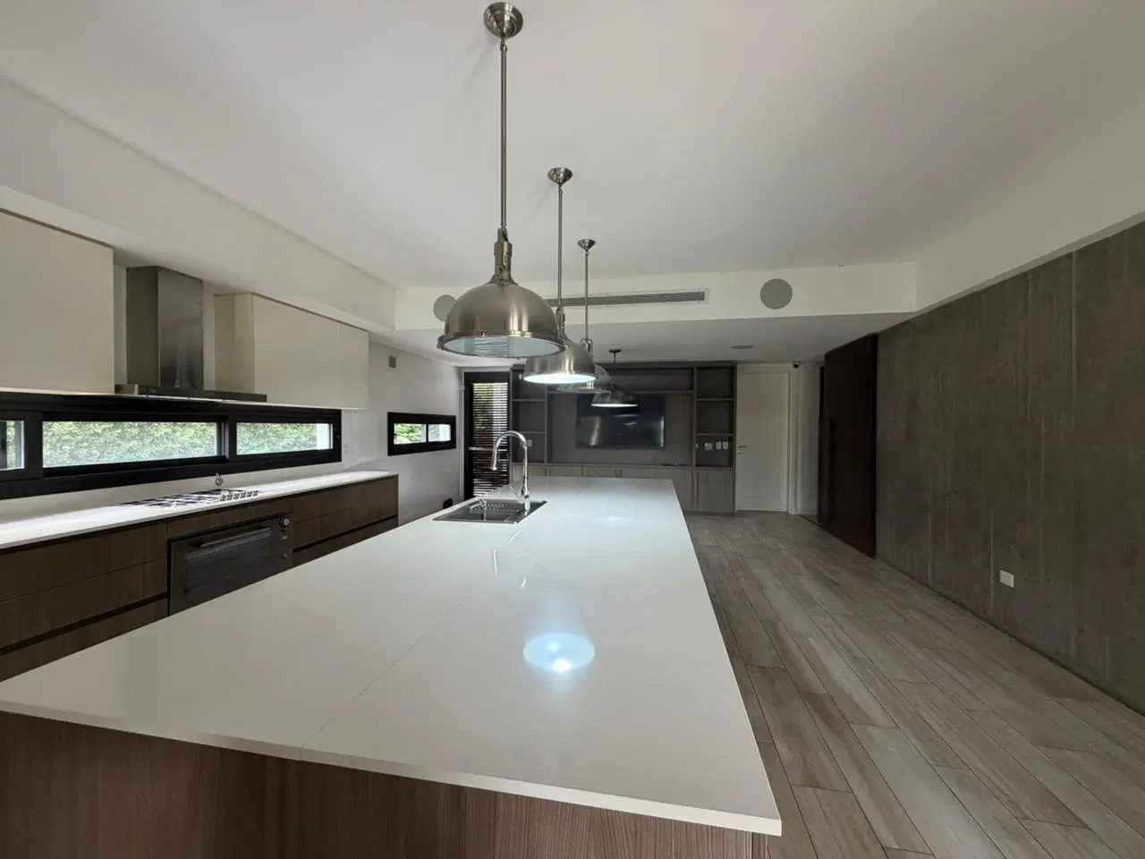 Casa en venta con 4 suites en Nordelta Golf a la laguna y Golf 8
