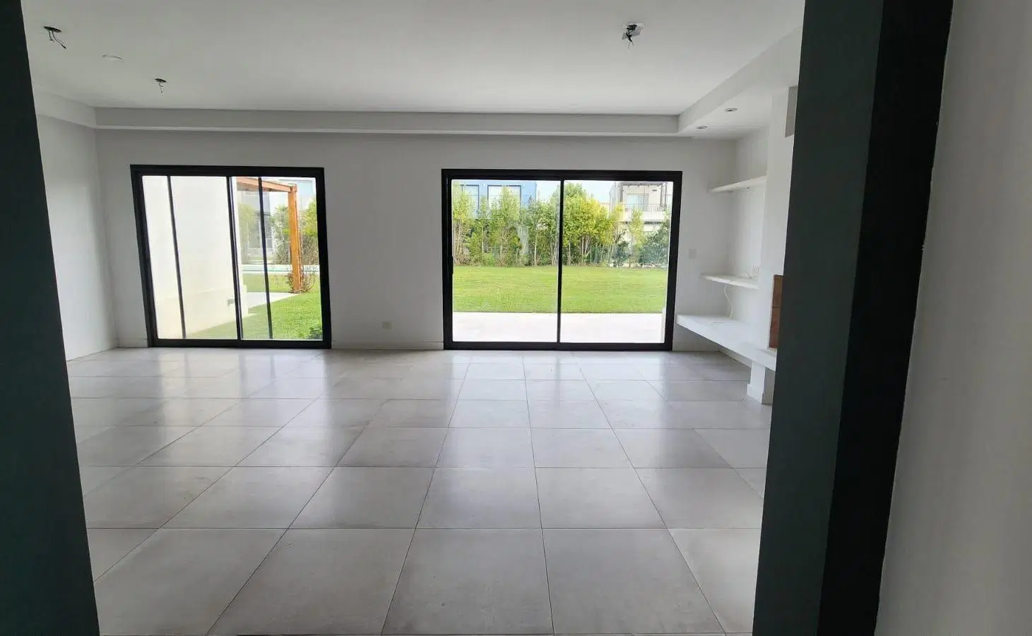 Venta y Alquiler, Casa en Los Castaños, 5 ambientes, con pileta, Nordelta, Tigre. 3