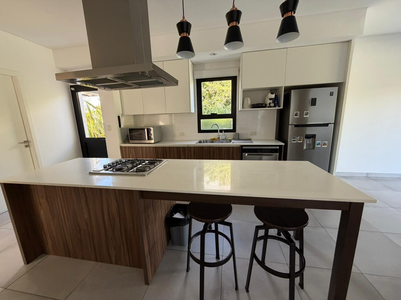 Foto de Venta y Alquiler, Casa en Los Castaños, 5 ambientes, con pileta, imagen 4