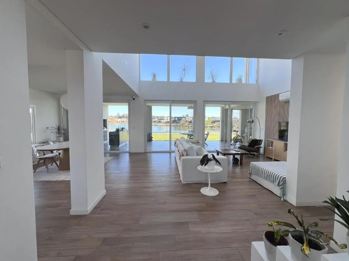 Venta Casa 5 amb a la laguna en Barrio Cantón, Norte, Escobar, GBA Norte 3