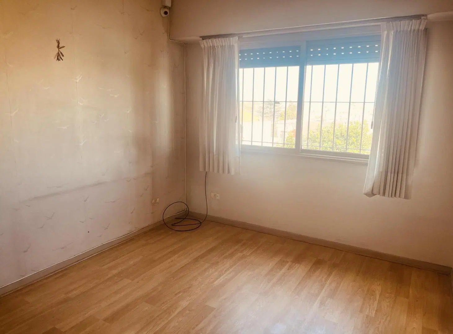 Departamento tres ambientes en venta con cochera zona centro de San Fernando.Cercano a medios de tra 5