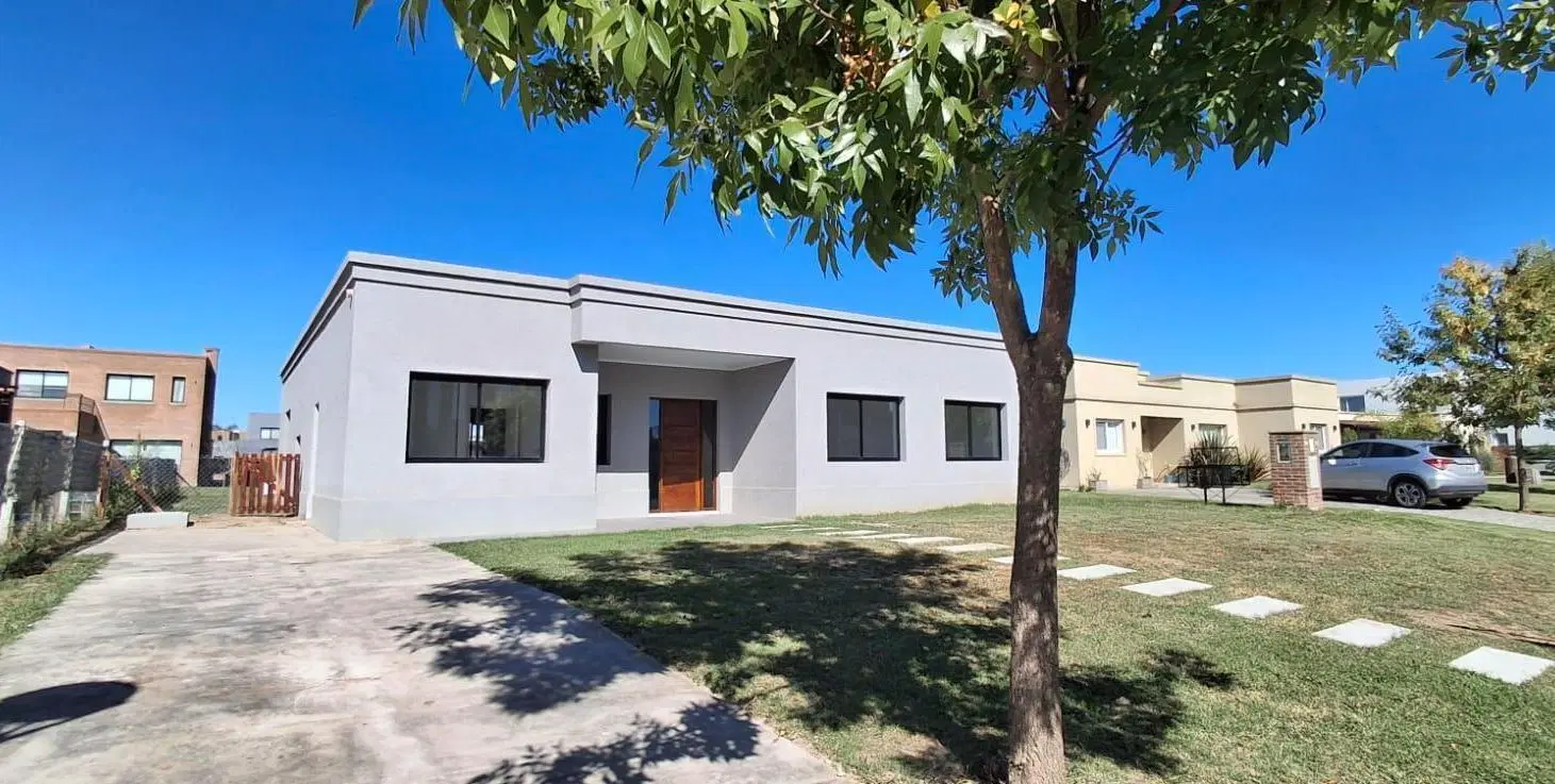 Venta Casa 4 dormitorios, pileta, a estrenar, interna. Cantón Norte, Escobar, Zona Norte, GBA 2