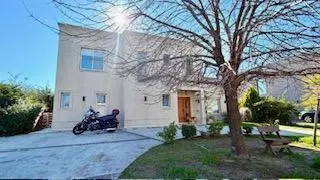Casa en Venta en El Cantón Golf, Escobar 2
