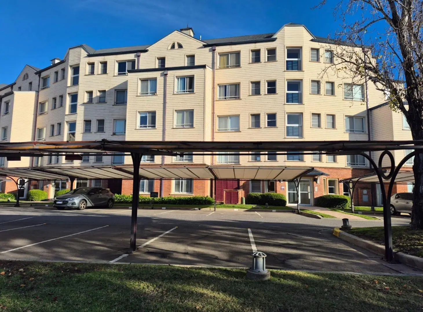 Venta Cocheras Condominios de la Bahia 1 Portezuelo Nordelta 2