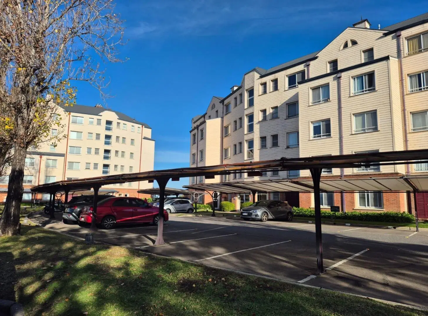 Venta Cocheras Condominios de la Bahia 1 Portezuelo Nordelta 3