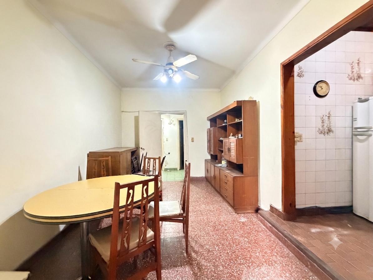 Foto de Dos Casas en un lote, 5 dormitorios, cochera, taller, casco historico, imagen 2