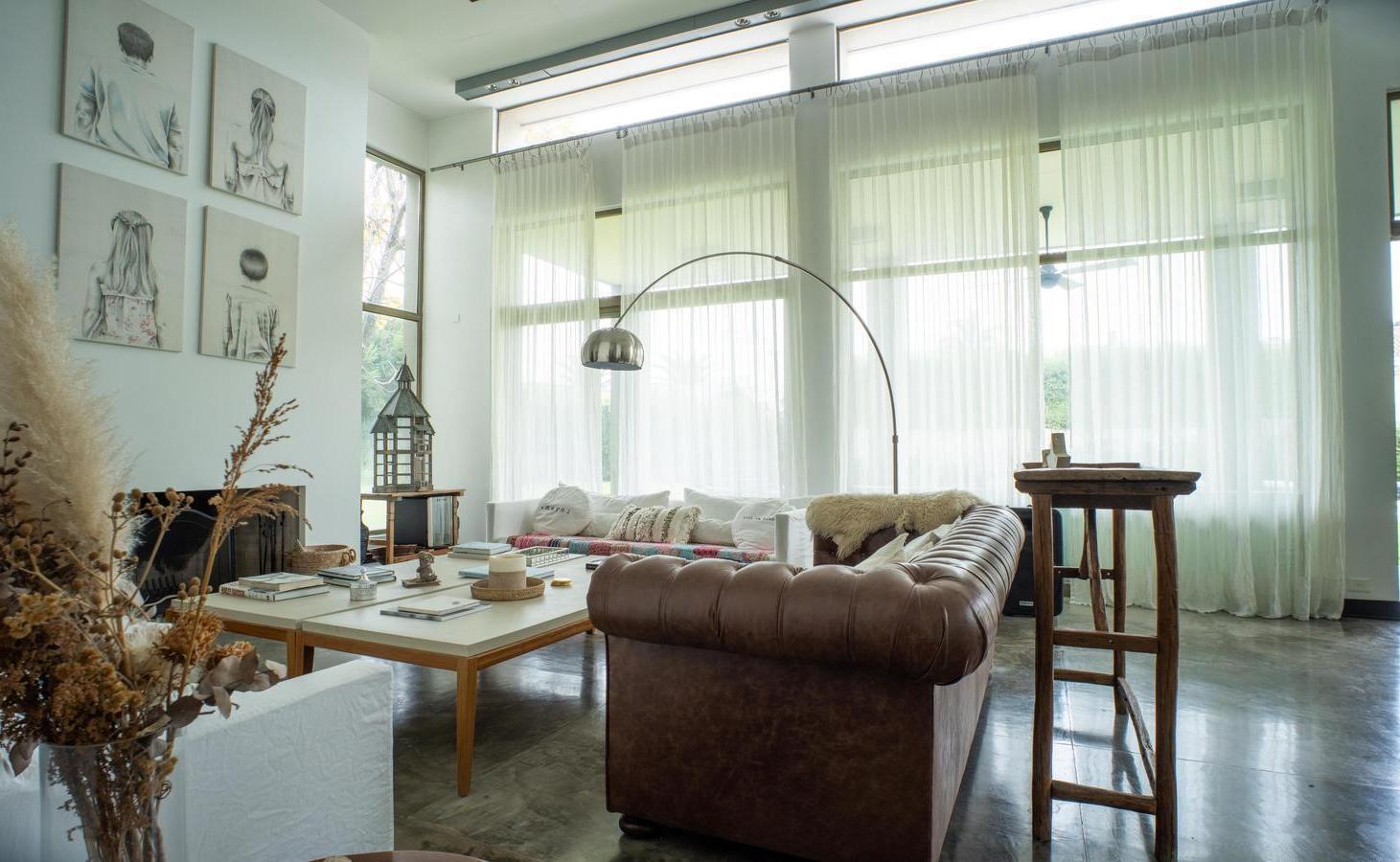 Foto de Casa en una planta moderna altos ventanales en Corredor Bancalari Talar, imagen 2