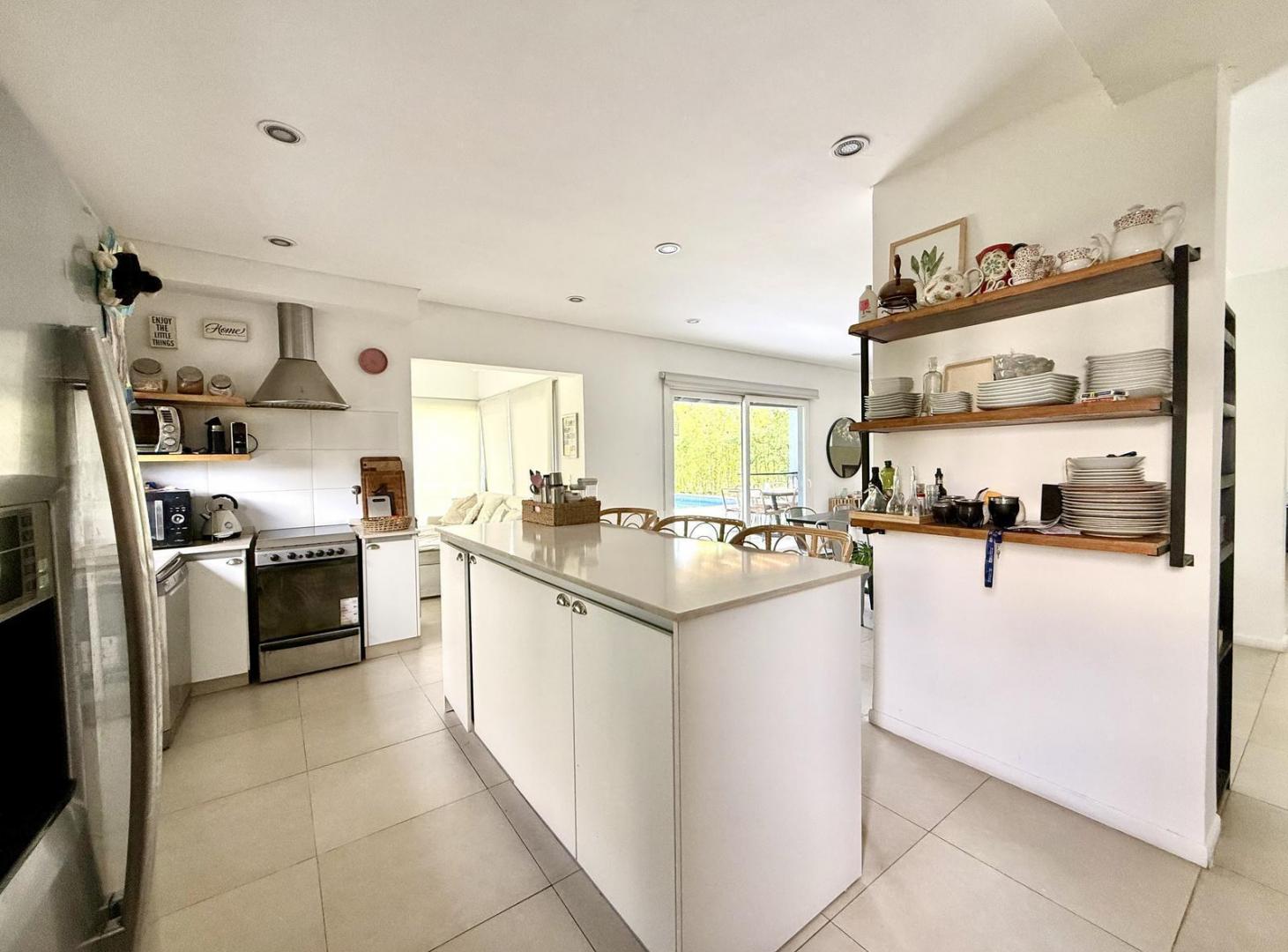 Foto de Excelente casa en Barbarita, lote interno, imagen 3
