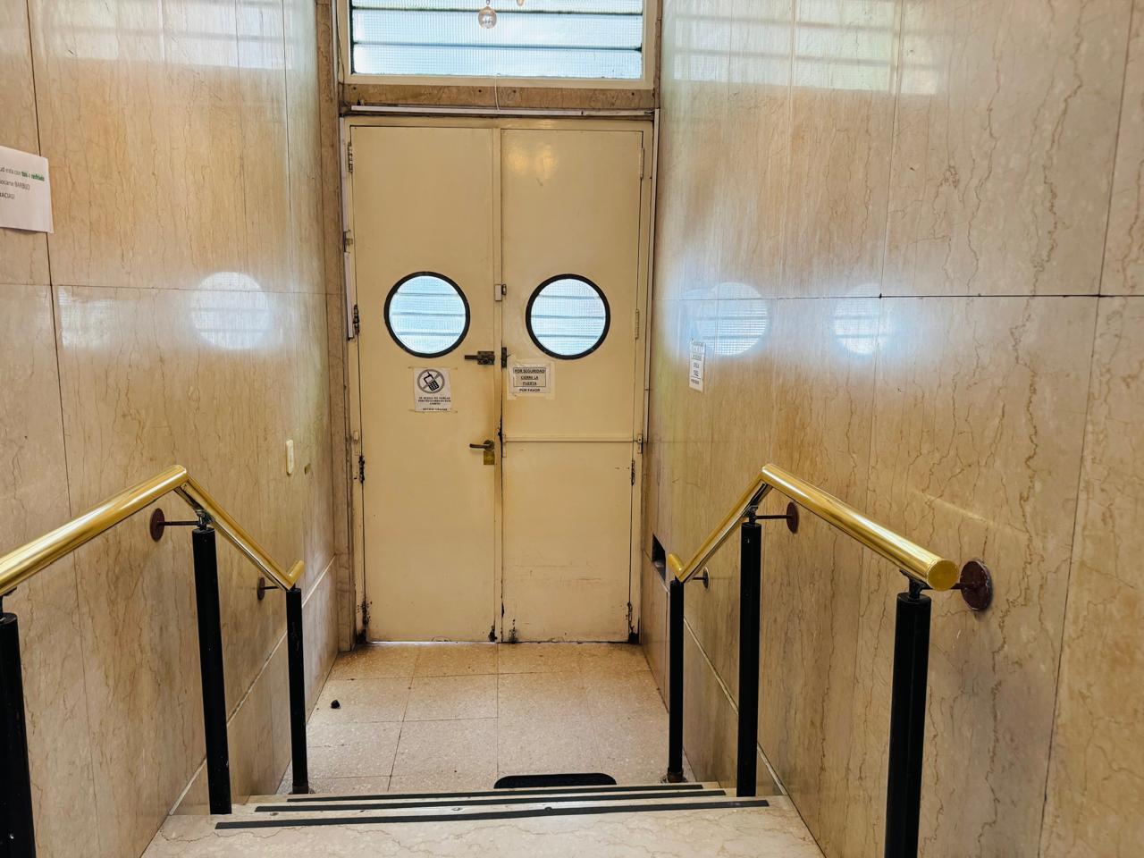 Foto de Oficinas en Venta en PB con Ingreso Independiente – 176M2- Recoleta, imagen 1