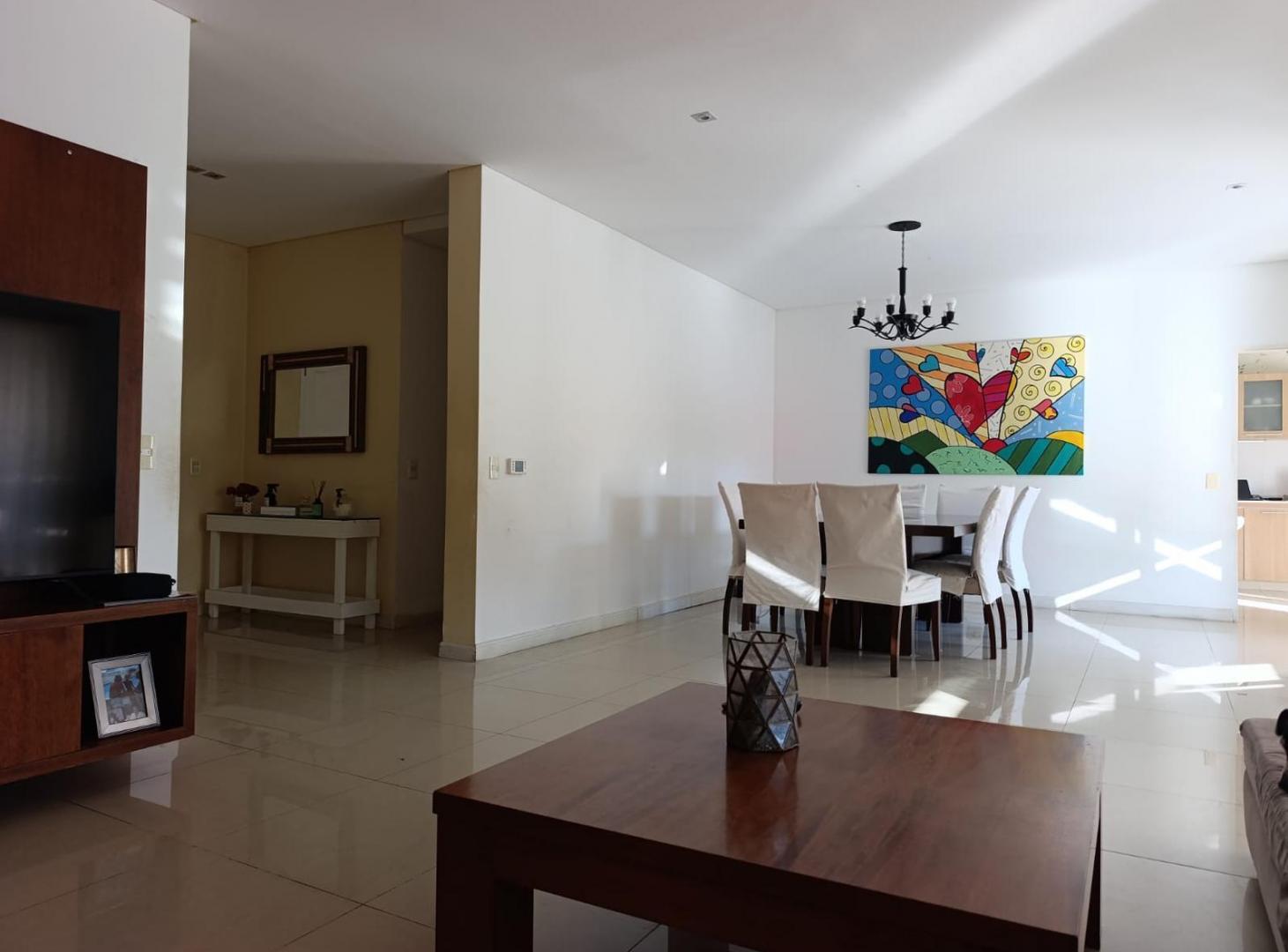 Foto de Venta de hermosa y funcional casa en Septiembre, Escobar, imagen 1