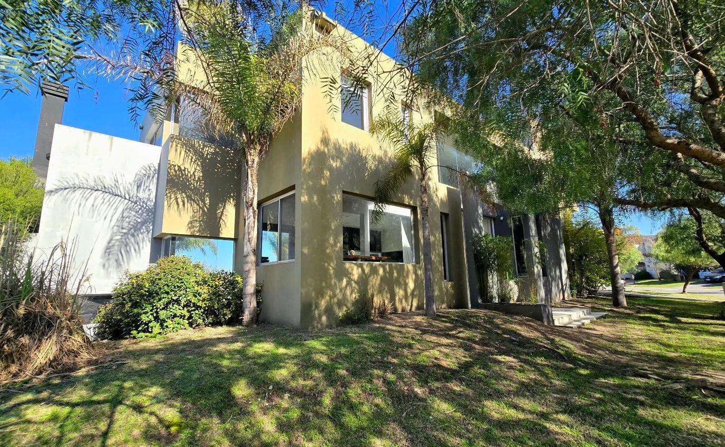 Foto de Casa en venta en oportunidad a la laguna en San Isidro Labrador, imagen 1