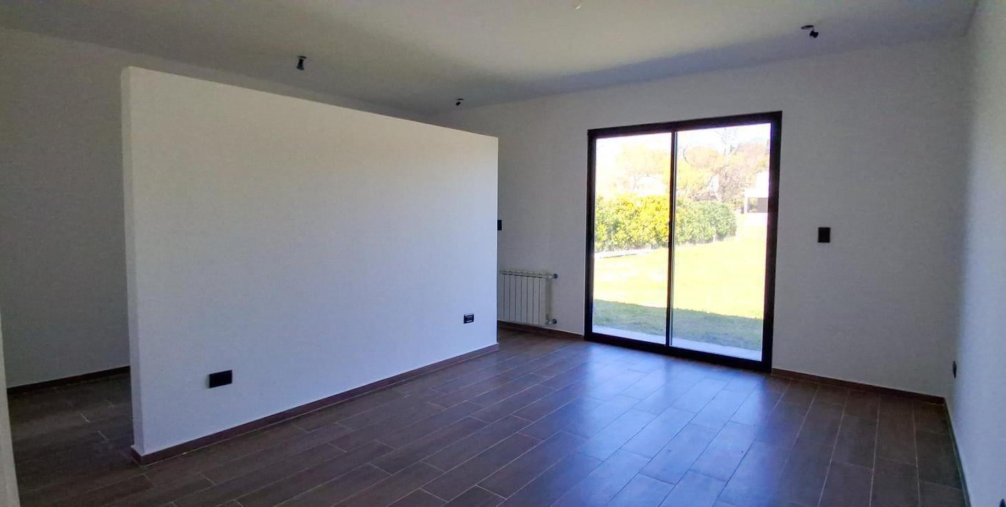 Foto de Venta Casa a Estrenar en 1 Planta.Lote en esquina. El Cazal Barrio, imagen 3