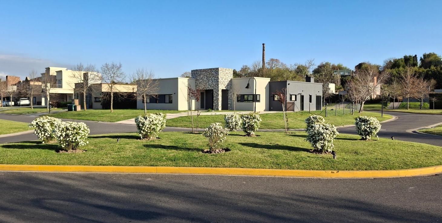 Foto de Venta Casa a Estrenar en 1 Planta.Lote en esquina. El Cazal Barrio, imagen 1