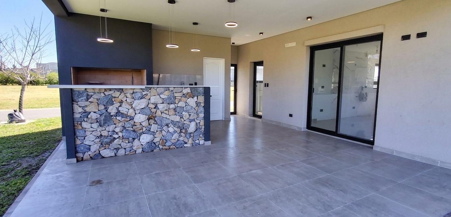 Foto de Venta Casa a Estrenar en 1 Planta.Lote en esquina. El Cazal Barrio, imagen 2
