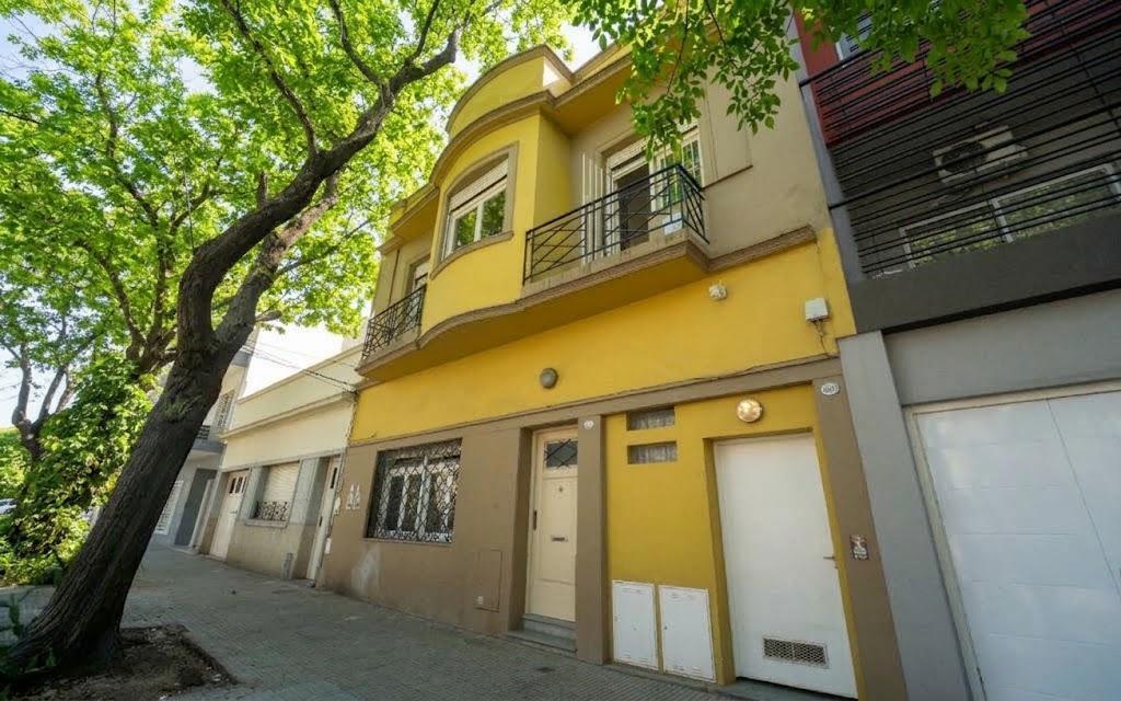 Foto de PH en venta Villa Urquiza, tres ambientes, patio y gran terraza., imagen 1