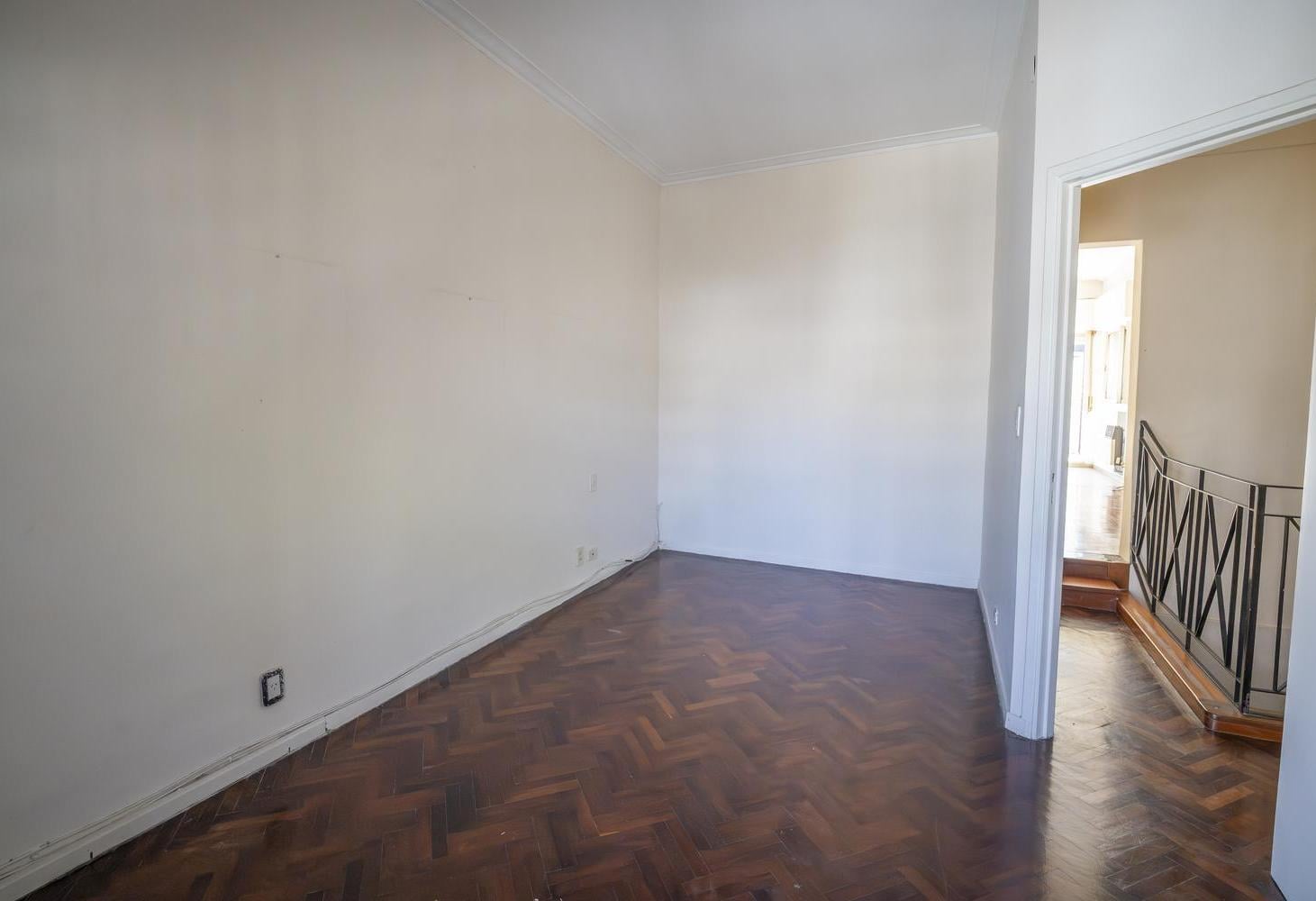 Foto de PH en venta Villa Urquiza, tres ambientes, patio y gran terraza., imagen 3