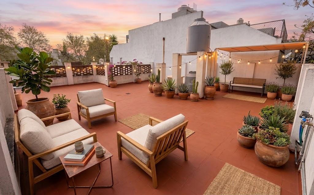 Foto de PH en venta Villa Urquiza, tres ambientes, patio y gran terraza., imagen 2