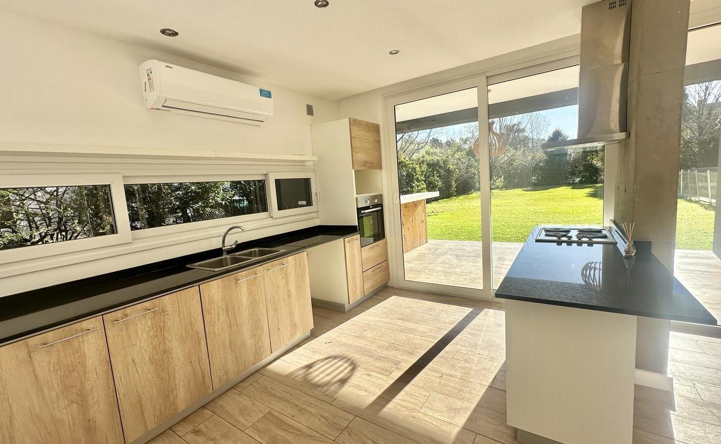 Foto de Casa en venta moderna en Santa María de Tigre, 3 dormitorios mas play, imagen 3