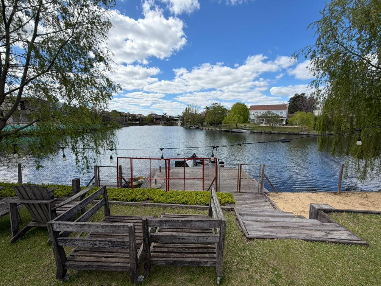 Foto de Casa en Los Castores en venta a la laguna en Nordelta, imagen 4