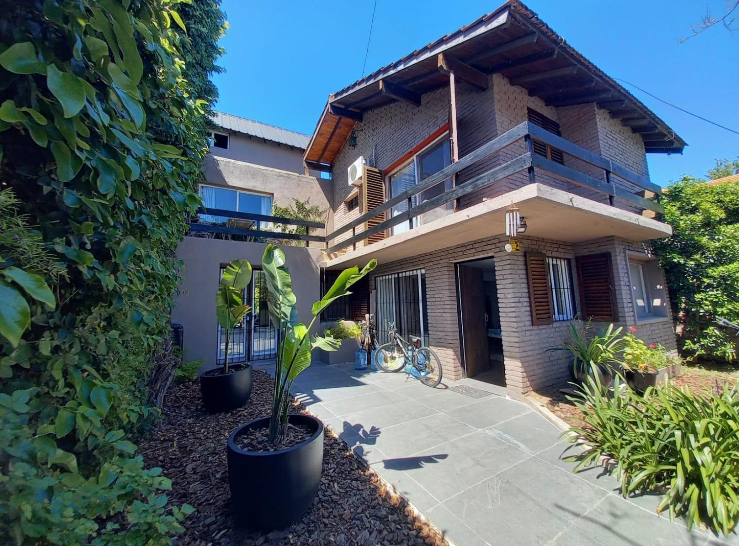 Foto de Casa 6 ambientes venta con jardín y pileta en San Isidro, imagen 1