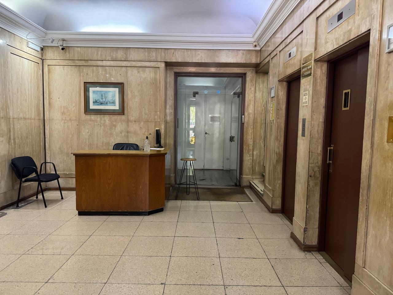 Foto de Deposito en venta, ideal para archivo en Tribunales/ Teatro Colon, imagen 2