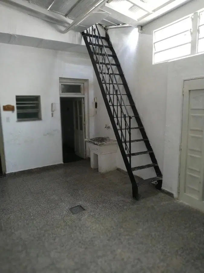 Casa Antigua Alquiler - Pasillo Pte Roca 2800 Dos Habitaciones. Patio y Terraza. 5