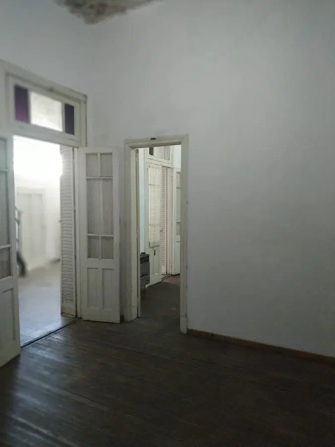 Casa Antigua Alquiler - Pasillo Pte Roca 2800 Dos Habitaciones. Patio y Terraza. 3