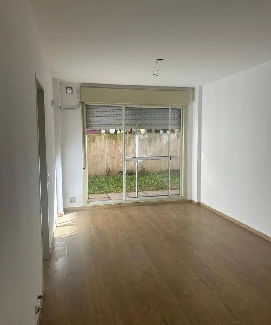 Departamento Venta Dos Dormitorios. Patio con Jardin P.B. Ituzaingo-Necochea 5