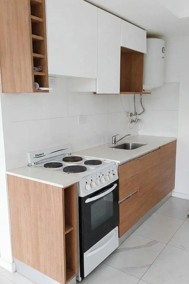 Departamento en Alquiler – Piso 6 al Frente con Vista Despejada y Balcón – Echesortu 2
