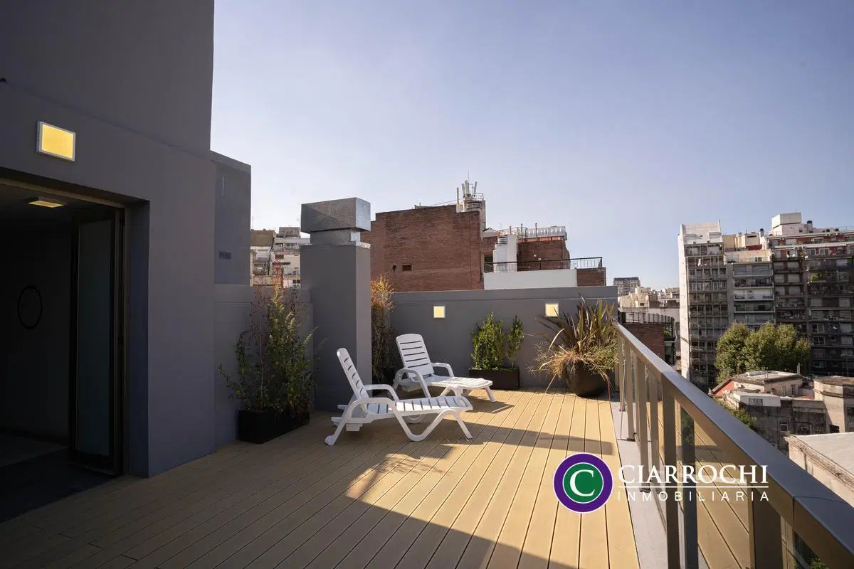Alegre y Luminoso Departamento con Balcón, Cochera Fija y Amenities 4