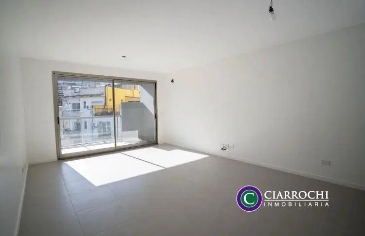 Recoleta - Alegre y Luminoso Departamento con Balcón, Cochera Fija y Amenities 2