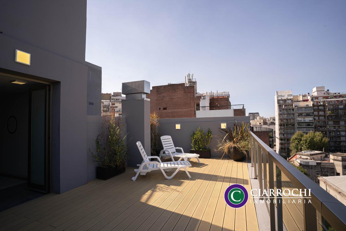 Recoleta - Alegre y Luminoso Departamento con Balcón, Cochera Fija y Amenities