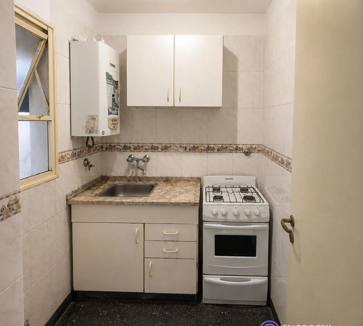 Oportunidad - Departamento de 2 amb. a una cuadra de Plaza San Martín 4