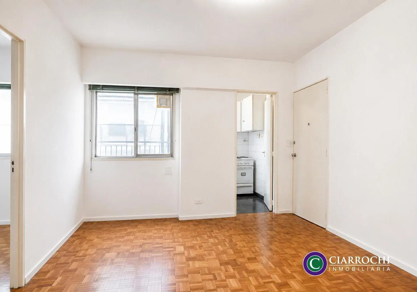 Oportunidad - Departamento de 2 amb. a una cuadra de Plaza San Martín 1