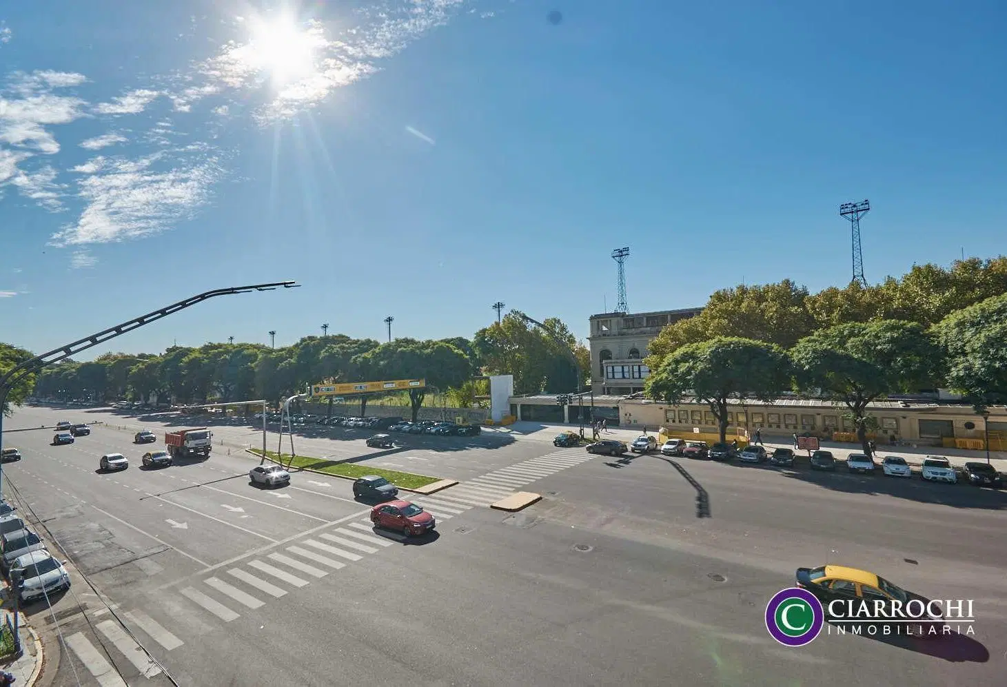 Torre Av. Libertador - Campo Argentino de Polo - Piso de Categoría c/ Balcón Vista Abierta y Cochera 2