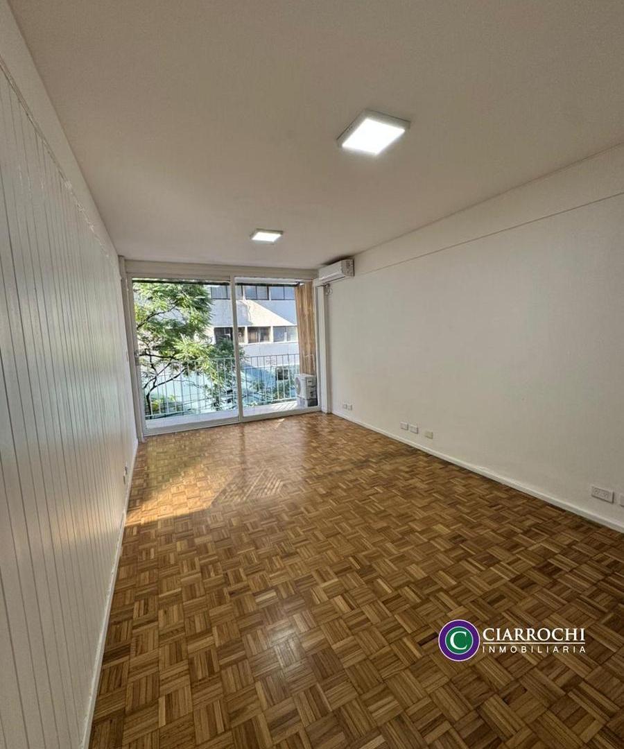 Foto de Ortiz de Ocampo y Las Heras - Departamento Luminoso y Refaccionado con, imagen 4