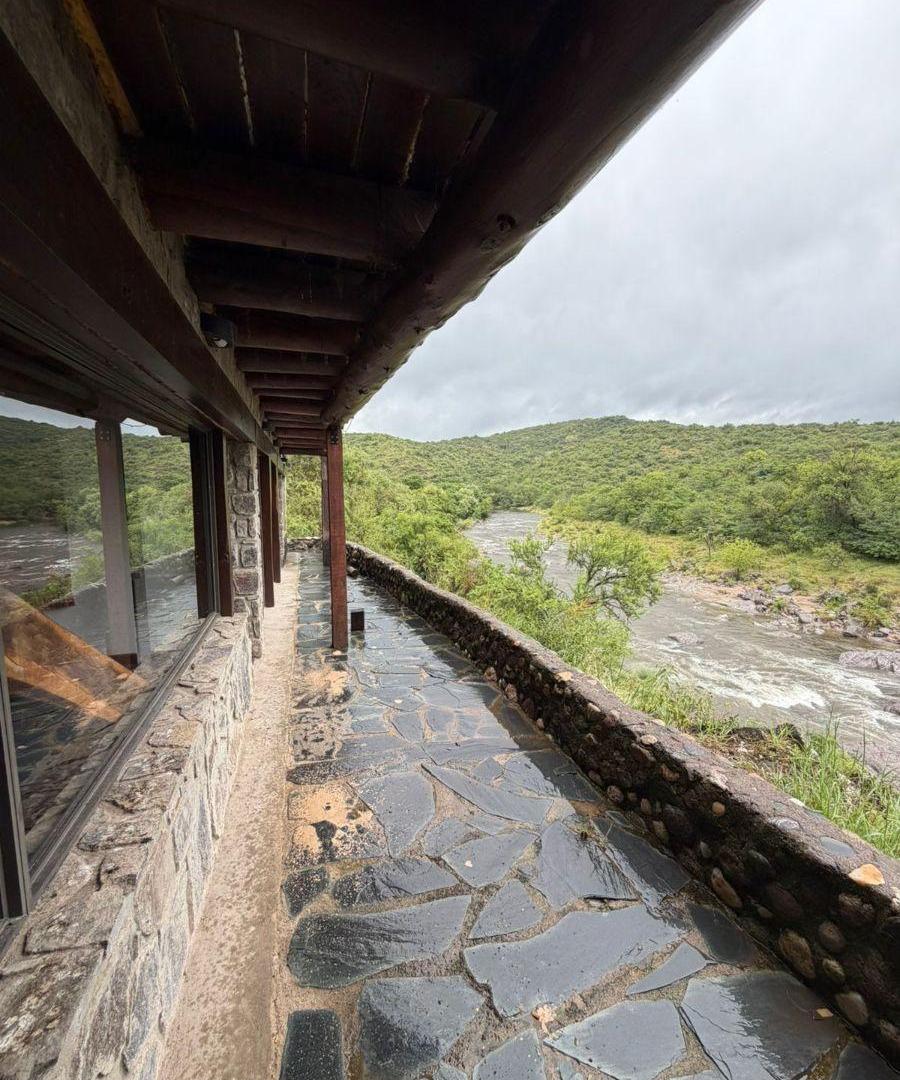 ESPECTACULAR CASA EN LAS SIERRAS DE CORDOBA