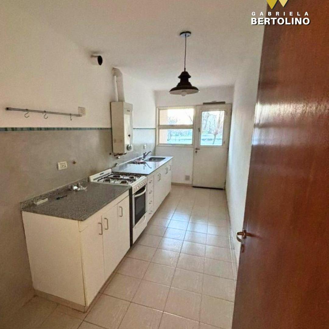 Foto de ALQUILER | LOCAL DE 300 MTS Y 9 PRIVADOS | CENTRO, imagen 2