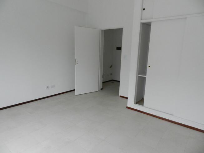 Se Vende Depto de 2 Ambientes con Patio y Cochera en San Miguel 3