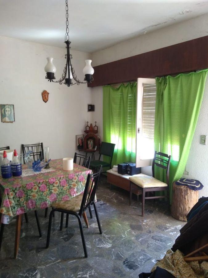OPORTUNIDAD: CASA 3 Ambientes con cochera + DEPTO. 2 Ambientes. Villa De Mayo.