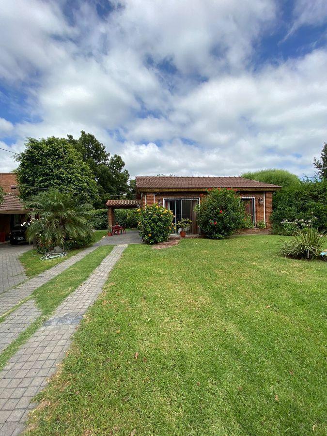 CASA QUINTA A LA VENTA DE 3 AMBIENTES EN ADOLFO SOURDEAUX