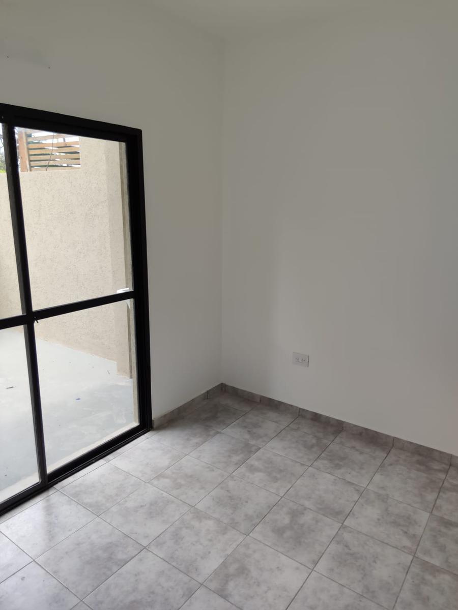 Departamento en Jose C Paz 4