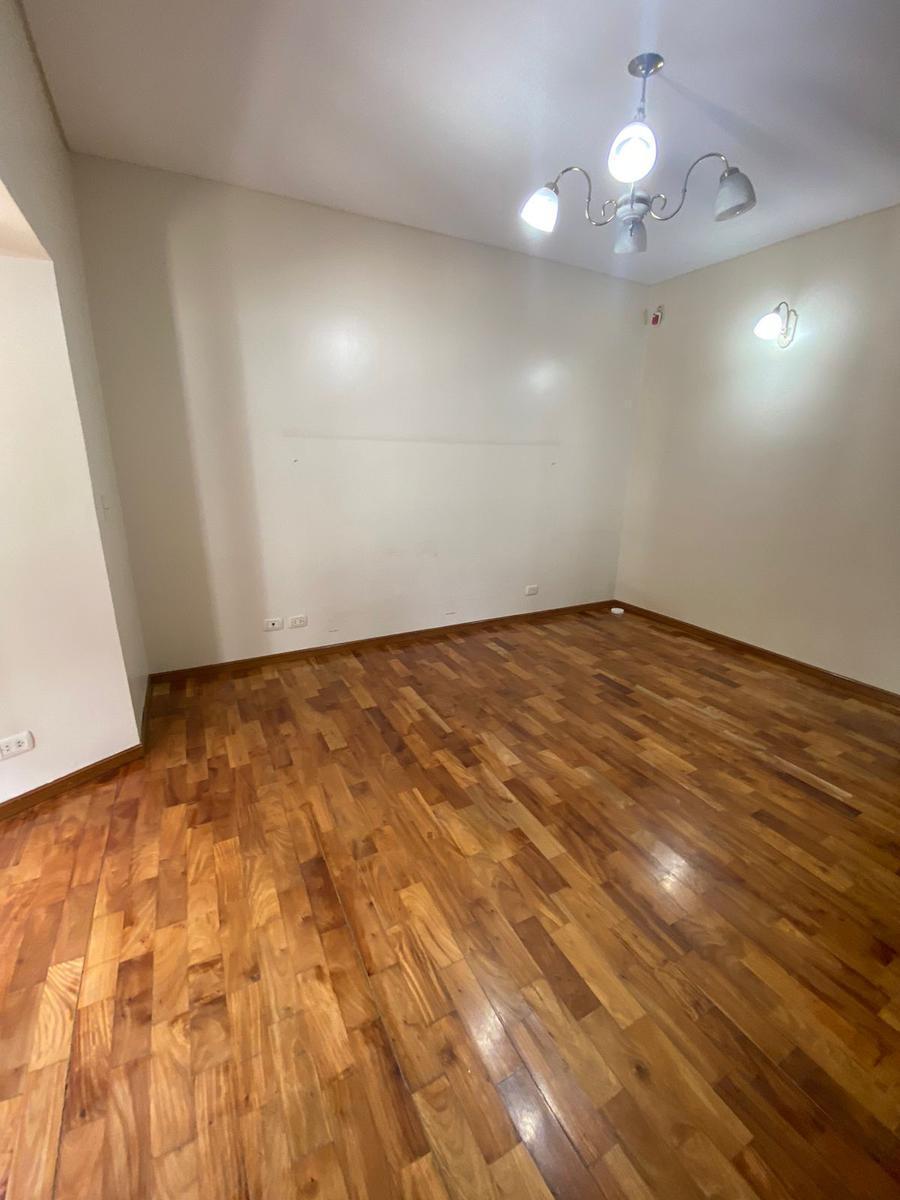 Casa a La Venta de 5 Ambientes en 2 Plantas en San Miguel 2