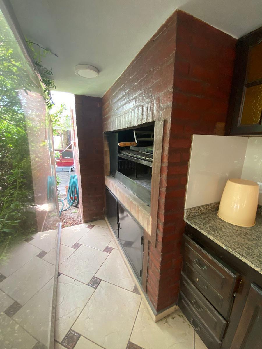 Casa a La Venta de 5 Ambientes en 2 Plantas en San Miguel 3