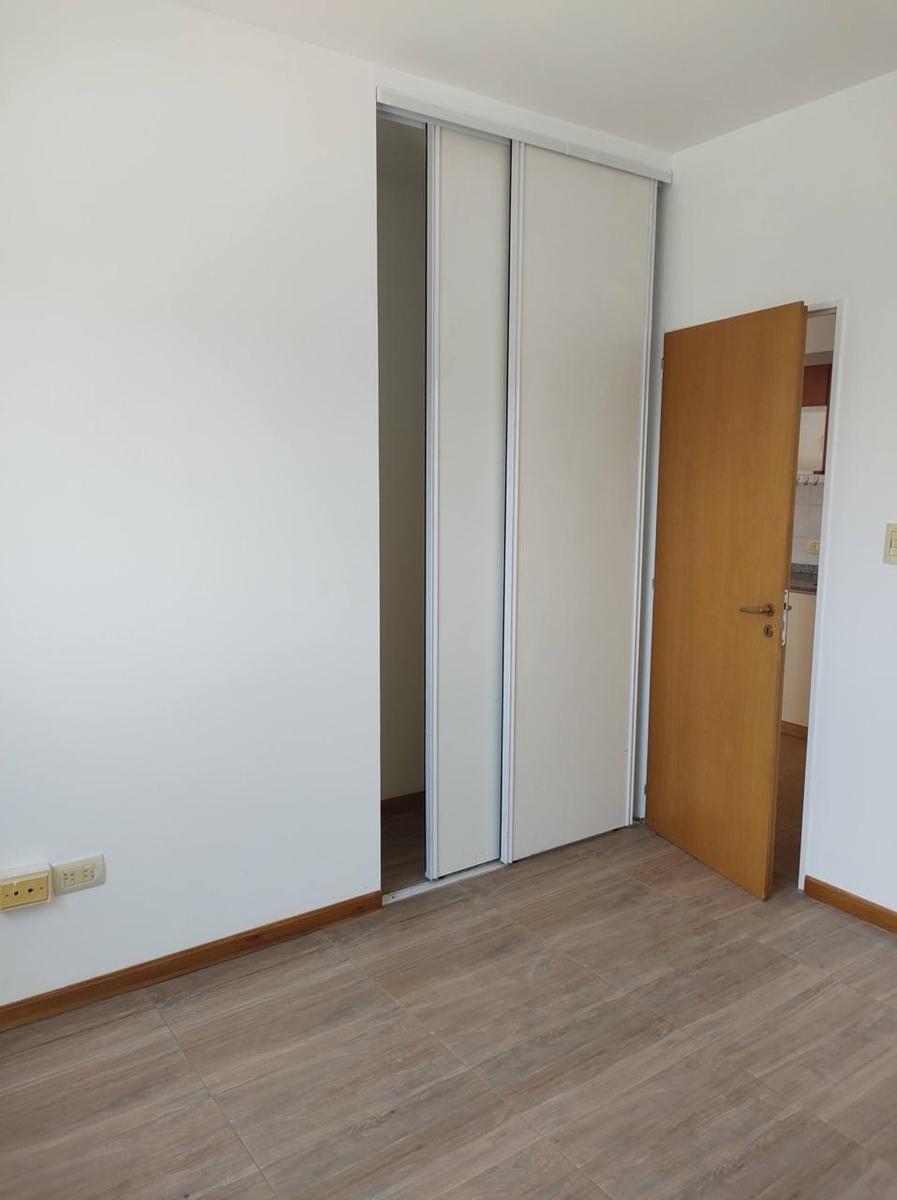 Depto a La Venta de 2 Ambientes en Edificio Torre Centro de San Miguel 2